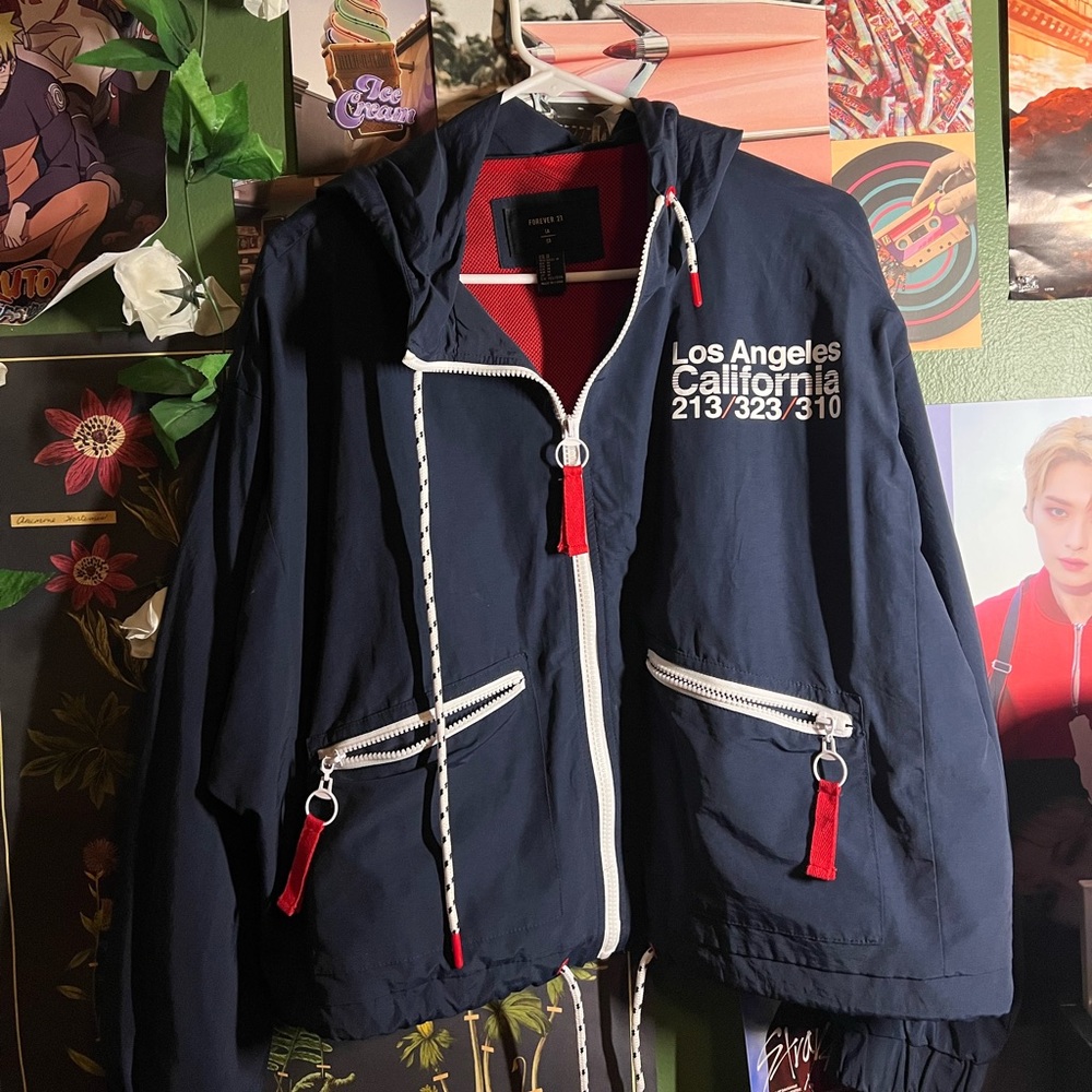 Nice warm jacket you can style it with anything